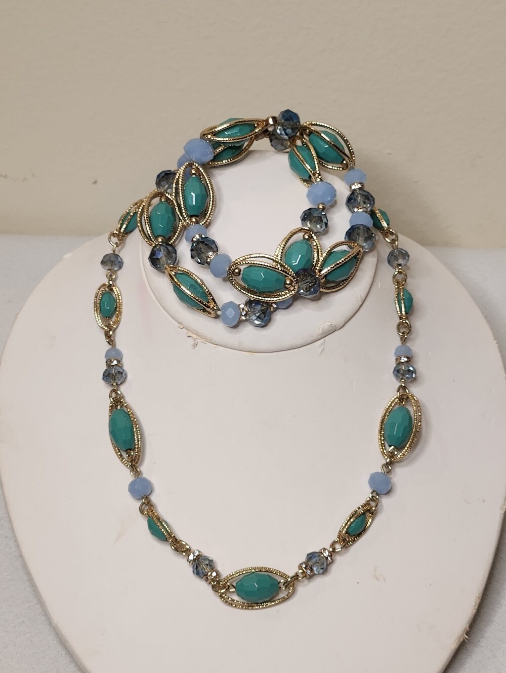 Napier Necklace & Bracelet Set Gold Tone Oval Chain Links Sea Green Blue Beads - Picture 15 of 16